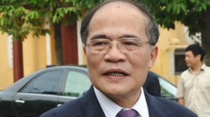 Ông Nguyễn Sinh Hùng phản đối việc bỏ hộ khẩu của người ra nước ngoài và vào tù